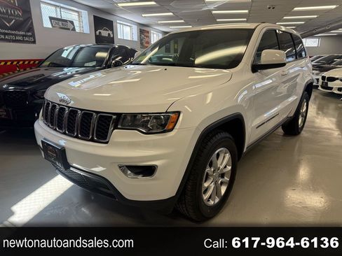 Used 2022 Jeep Grand Cherokee Laredo E AWD/4WD image 1