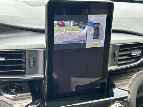Used 2022 Ford Explorer Limited w/ Limited Technology Package image 25