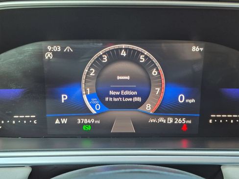 Used 2025 Volkswagen Taos SE AWD/4WD image 16
