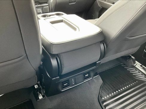 Used 2026 Chevrolet Silverado 1500 Custom AWD/4WD image 15