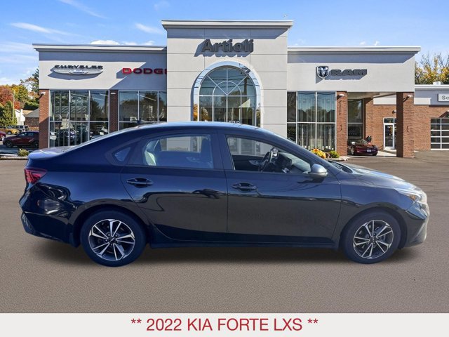 Used 2022 Kia Forte LXS w/ LXS Technology Package FWD image 6