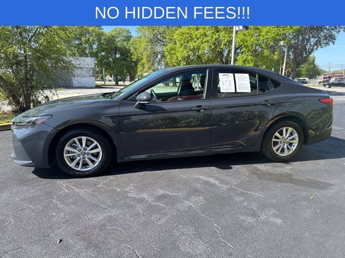 Used 2025 Toyota Camry LE FWD image 5