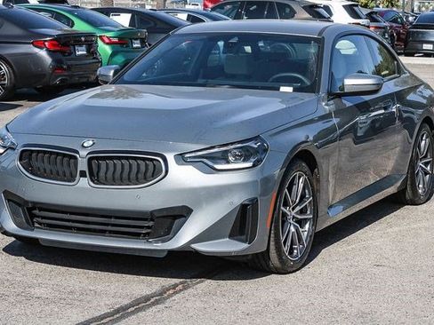 Used 2025 BMW 230i Coupe w/ Convenience Package RWD image 3