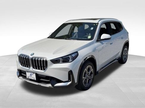 Used 2026 BMW X1 xDrive28i AWD/4WD image 3