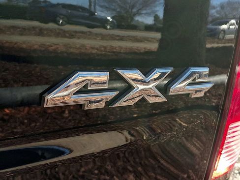 Used 2022 RAM 1500 Classic SLT w/ Electronics Convenience Group image 10