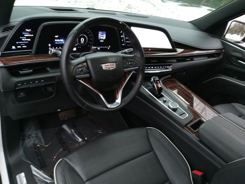 Used 2022 Cadillac Escalade Premium Luxury image 14