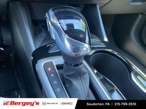 Certified 2025 Buick Envista Sport Touring FWD image 18