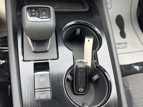 Used 2023 Nissan Rogue SV AWD/4WD image 18