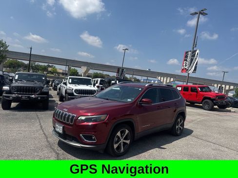 Used 2019 Jeep Cherokee Limited w/ Luxury Group FWD image 2