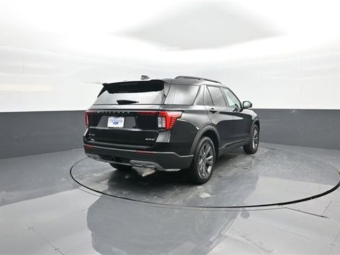 New 2026 Ford Explorer Active w/ Active Comfort Package image 7