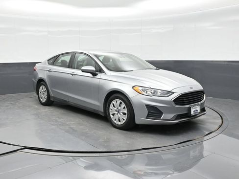 Used 2020 Ford Fusion S FWD image 7