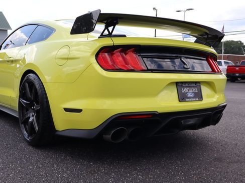 Used 2021 Ford Mustang Shelby GT500 w/ Carbon Fiber Track Pack RWD image 19