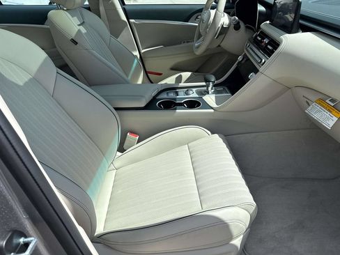 Used 2026 Genesis G70 2.5T Prestige RWD image 13