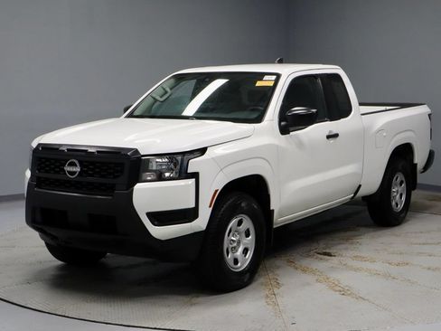 Certified 2025 Nissan Frontier S AWD/4WD image 7