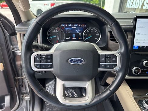 Used 2024 Ford Expedition Limited RWD image 12