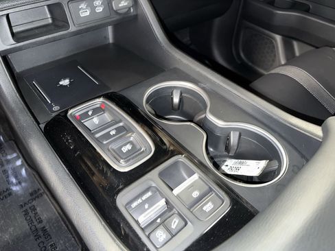 Used 2023 Honda Pilot Touring image 28