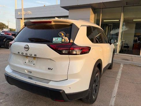 Certified 2024 Nissan Rogue SV w/ SV Premium Package FWD image 11