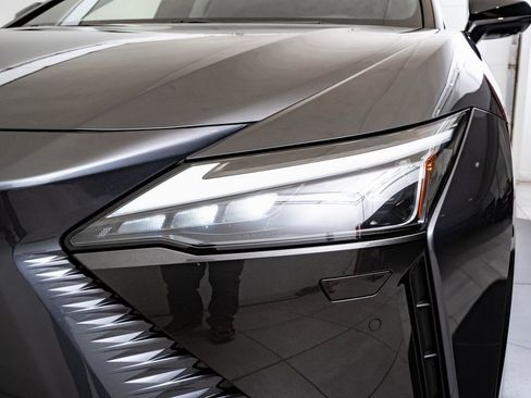 Certified 2023 Lexus RZ 450e Premium w/ Technology Package image 14