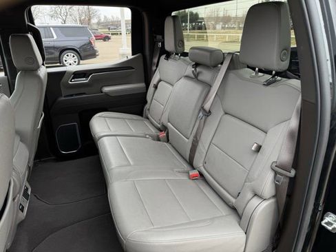 Used 2025 GMC Sierra 1500 SLT image 27