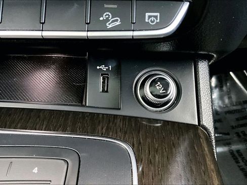 Used 2018 Audi Q5 2.0T Premium w/ Convenience Package image 16