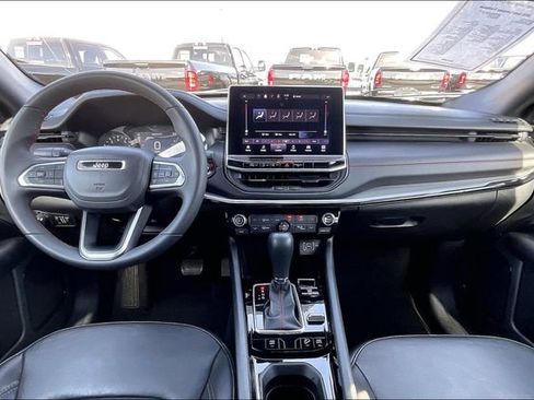 Used 2025 Jeep Compass Trailhawk AWD/4WD image 15
