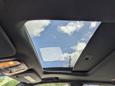 Used 2018 Jeep Grand Cherokee Limited image 21