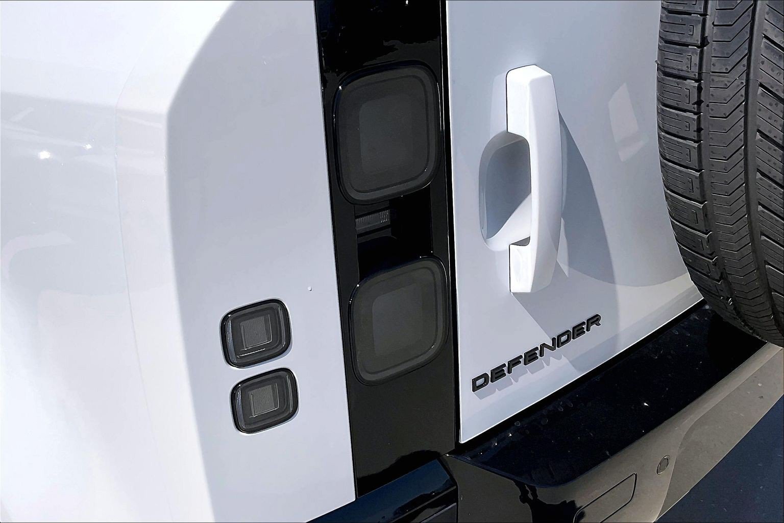 New 2026 Land Rover Defender 110 S AWD/4WD image 8