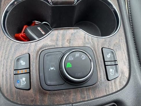 Used 2022 GMC Acadia Denali w/ LPO, Floor Liner Package AWD/4WD image 37