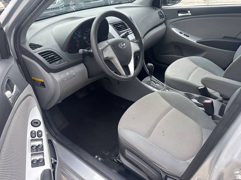 Used 2013 Hyundai Accent GLS FWD image 6