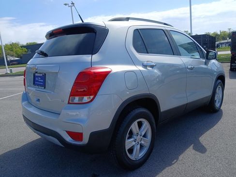 Used 2019 Chevrolet Trax LT w/ LT Convenience Package AWD/4WD image 4