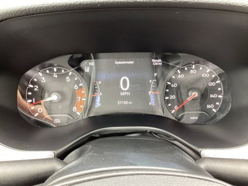 Used 2024 Jeep Compass Latitude image 21