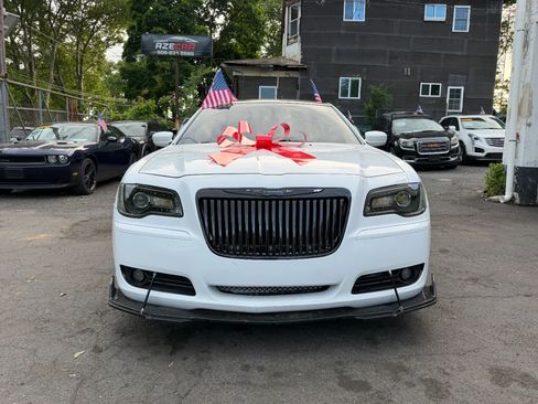 Used 2012 Chrysler 300 S RWD image 19