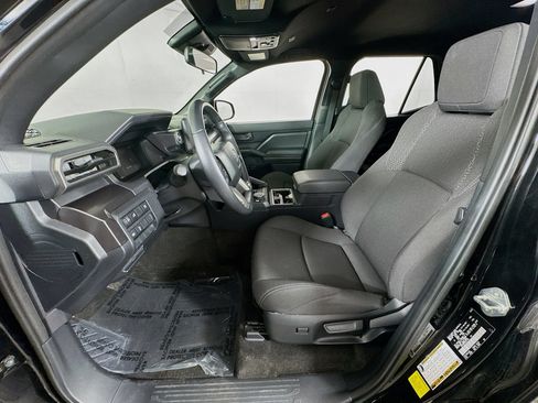 Certified 2025 Toyota 4Runner SR5 AWD/4WD image 12