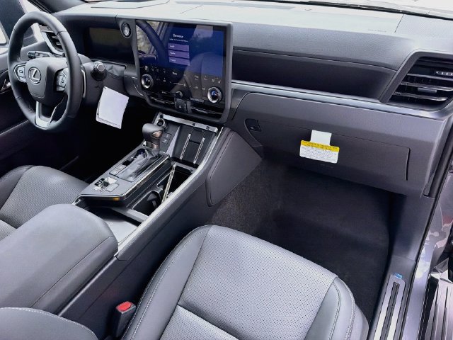 New 2026 Lexus GX 550 w/ Cold Area Package AWD/4WD image 15