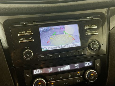 Used 2017 Nissan Rogue Sport SV AWD/4WD image 19