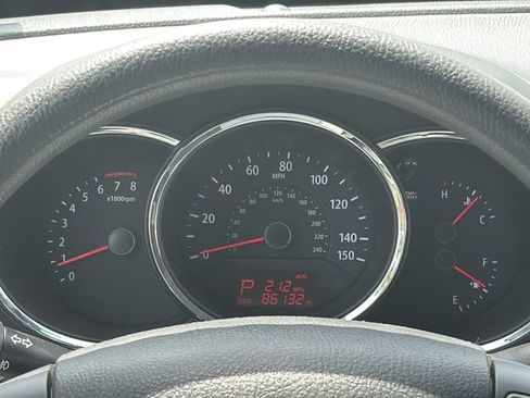 Used 2012 Kia Sorento LX w/ Convenience Pkg FWD image 23