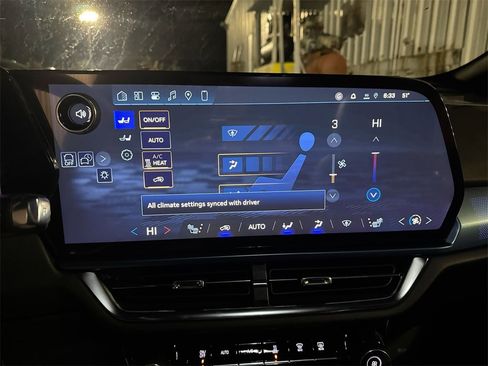 New 2026 Chevrolet Equinox EV LT image 24