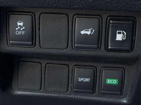 Used 2018 Nissan Rogue SV image 25