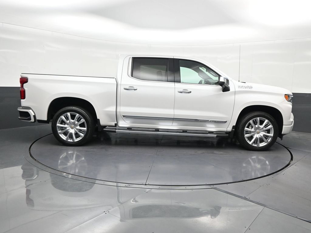 Used 2025 Chevrolet Silverado 1500 High Country w/ High Country Premium Package RWD image 7