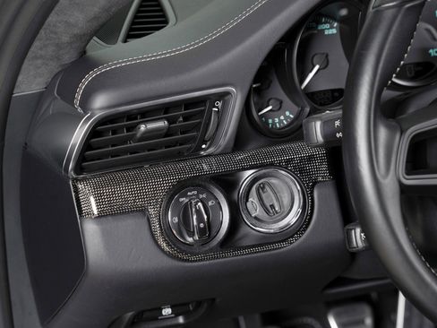 Used 2016 Porsche 911 R image 14