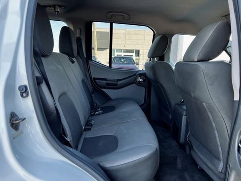 Used 2015 Nissan Xterra S image 21