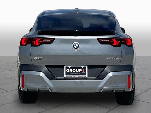 Used 2026 BMW X2 xDrive28i AWD/4WD image 4
