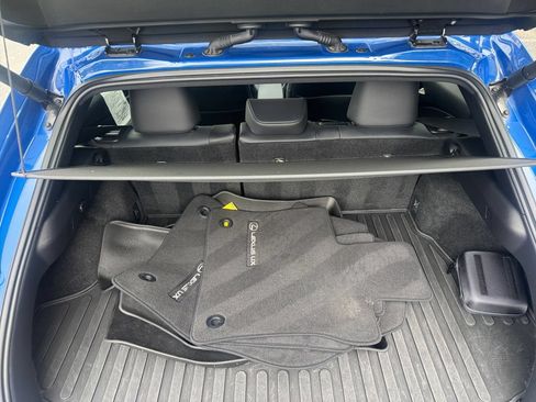 Used 2024 Lexus UX 250h AWD w/ Premium Package image 17