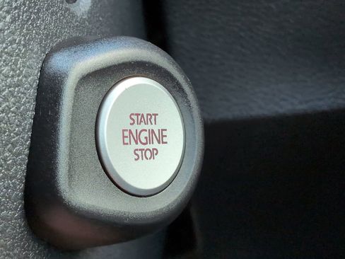 Used 2012 Volkswagen Eos Executive image 25