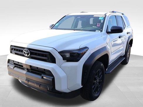 Used 2025 Toyota 4Runner SR5 AWD/4WD image 4