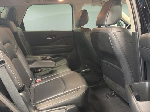 Certified 2025 Nissan Pathfinder SL AWD/4WD image 21
