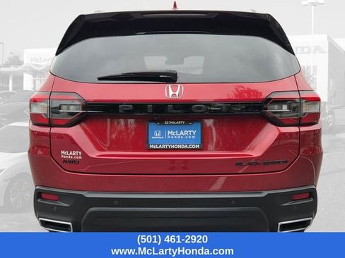 Certified 2025 Honda Pilot Black Edition image 8