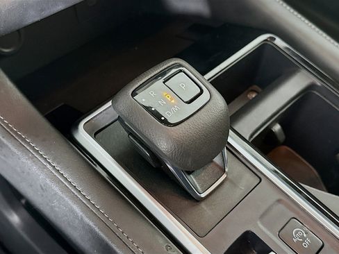 Used 2024 Nissan Pathfinder SV image 24