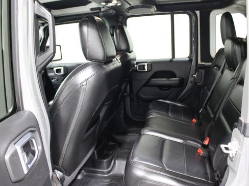 Used 2021 Jeep Wrangler Unlimited Sahara image 21