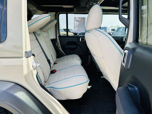 Used 2022 Jeep Wrangler Unlimited Sport image 29